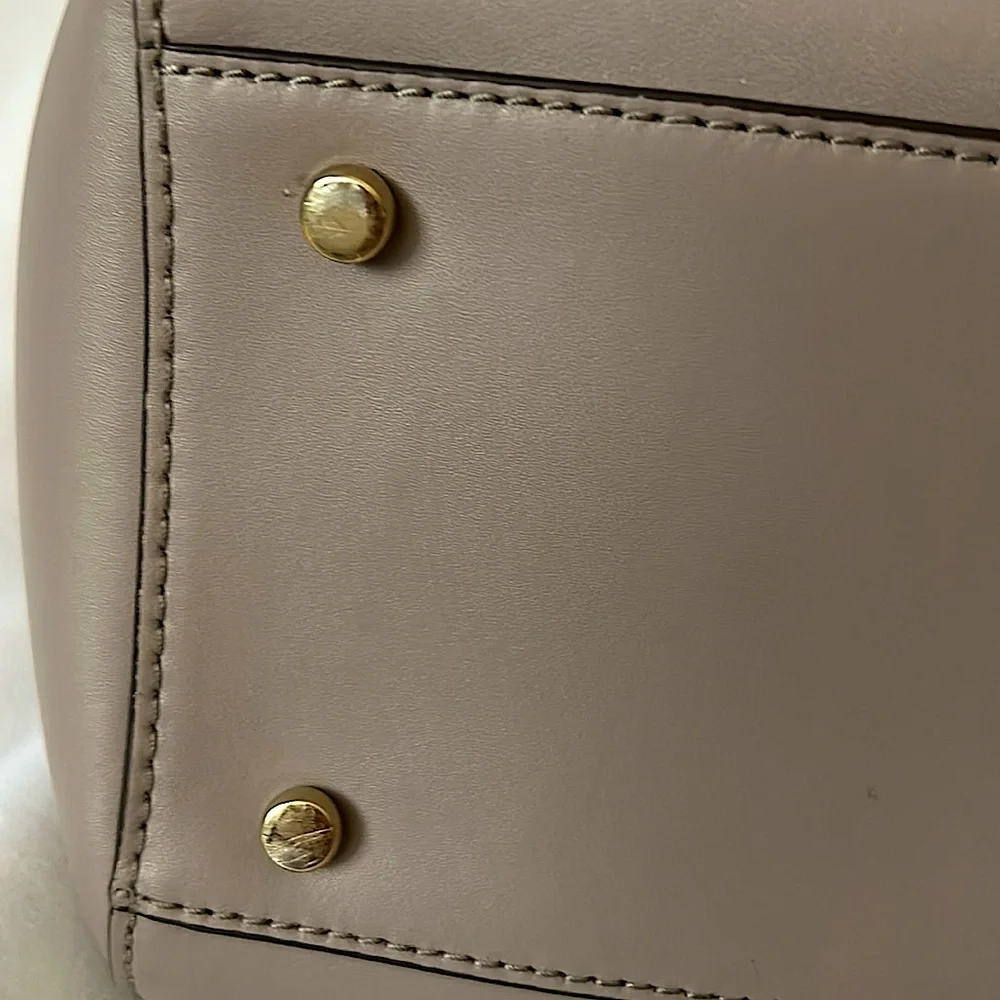 Kate Spade Authentic Gorgeous Light Gray/Taupe Leather Bag Purse 🌺🌺 - Picture 8 of 16
